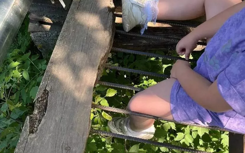 6-летняя девочка провалилась на мосту в Сарапуле