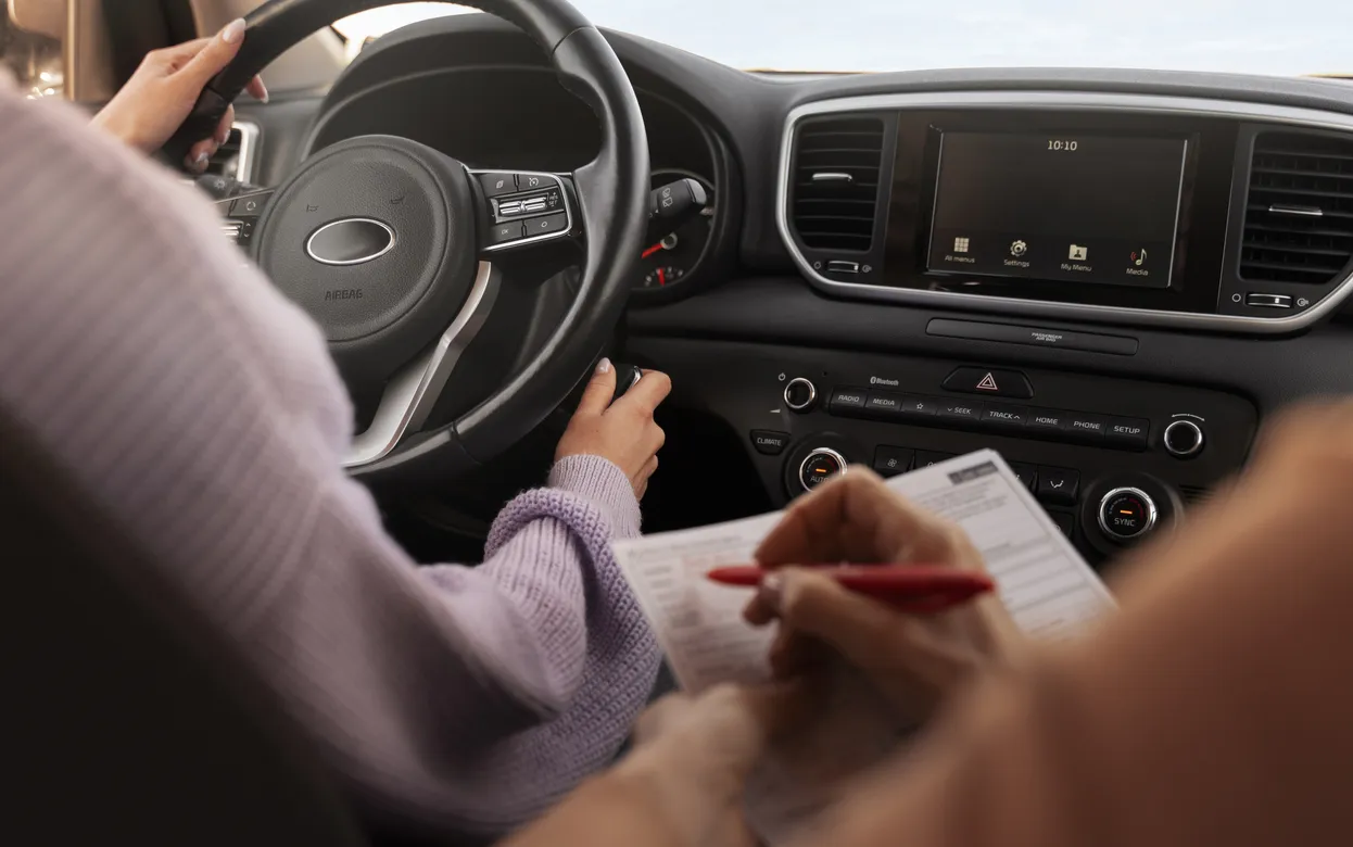 Изменить порядок проведения экзаменов на права могут в России