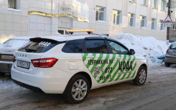 Фотофакт: по улицам Ижевска курсирует необычный автомобиль