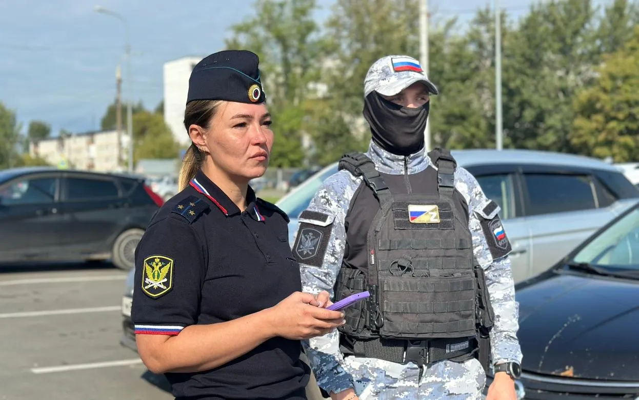 Мужчина погасил долг в 1,3 млн руб. на парковке торгового центра в Ижевске
