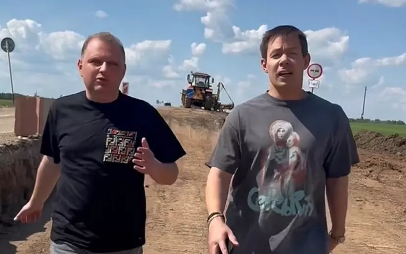 «Дороги просто нет»: певец Стас Пьеха решил пойти на концерт в Ижевск пешком из Кирова