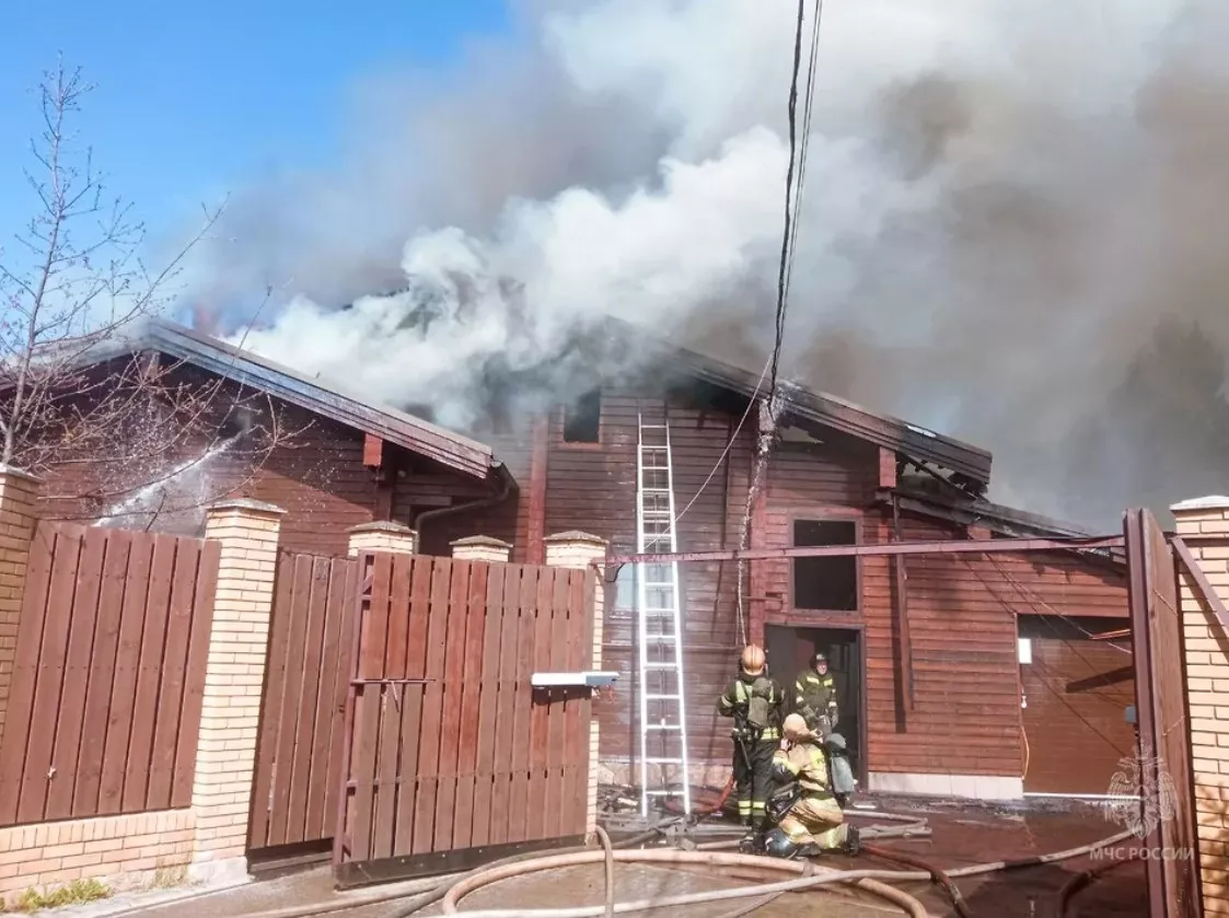 Жилой дом загорелся в Завьяловском районе Удмуртии