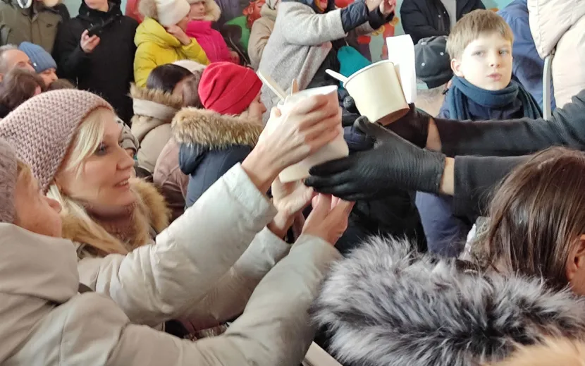 После мастер-класса пельмени раздали гостям