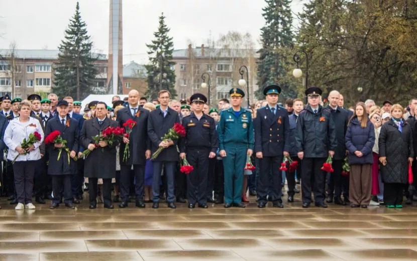 Зажжение Вечного огня в Ижевске. Фото: Данил Иванов