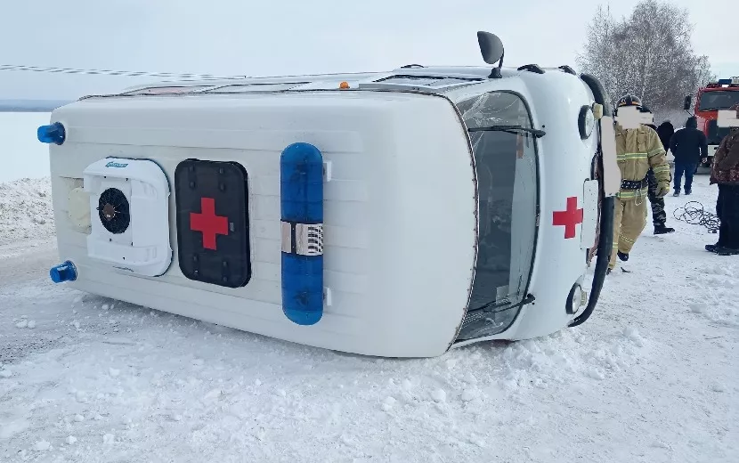 Три сотрудника «скорой помощи» получили травмы в ДТП на трассе Вавож — Кильмезь в Удмуртии