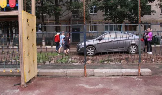 автора