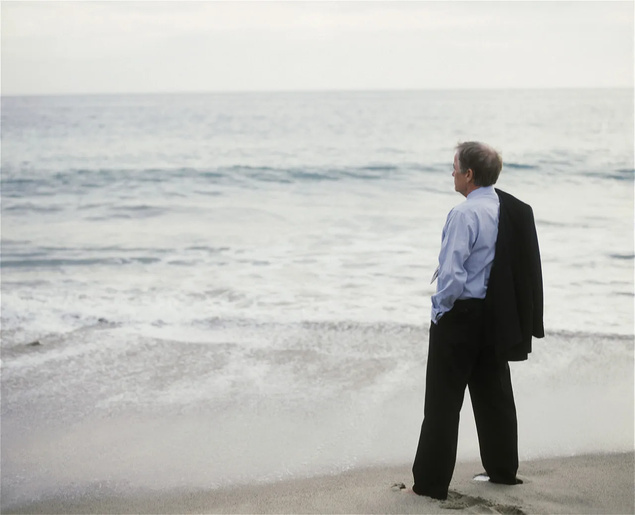 Почему мужчины после 40 все чаще остаются одни: психологи назвали причины, которые сокращают им жизнь