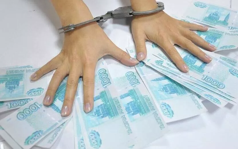 Расследование дела о взятке свыше 4,6 млн рублей экс-начальницы «Спецдомоуправления» завершено в Ижевске