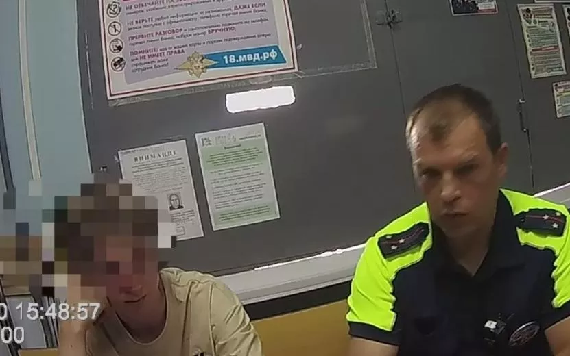 Пьяный водитель без прав врезался в опору трубопровода в Сарапуле