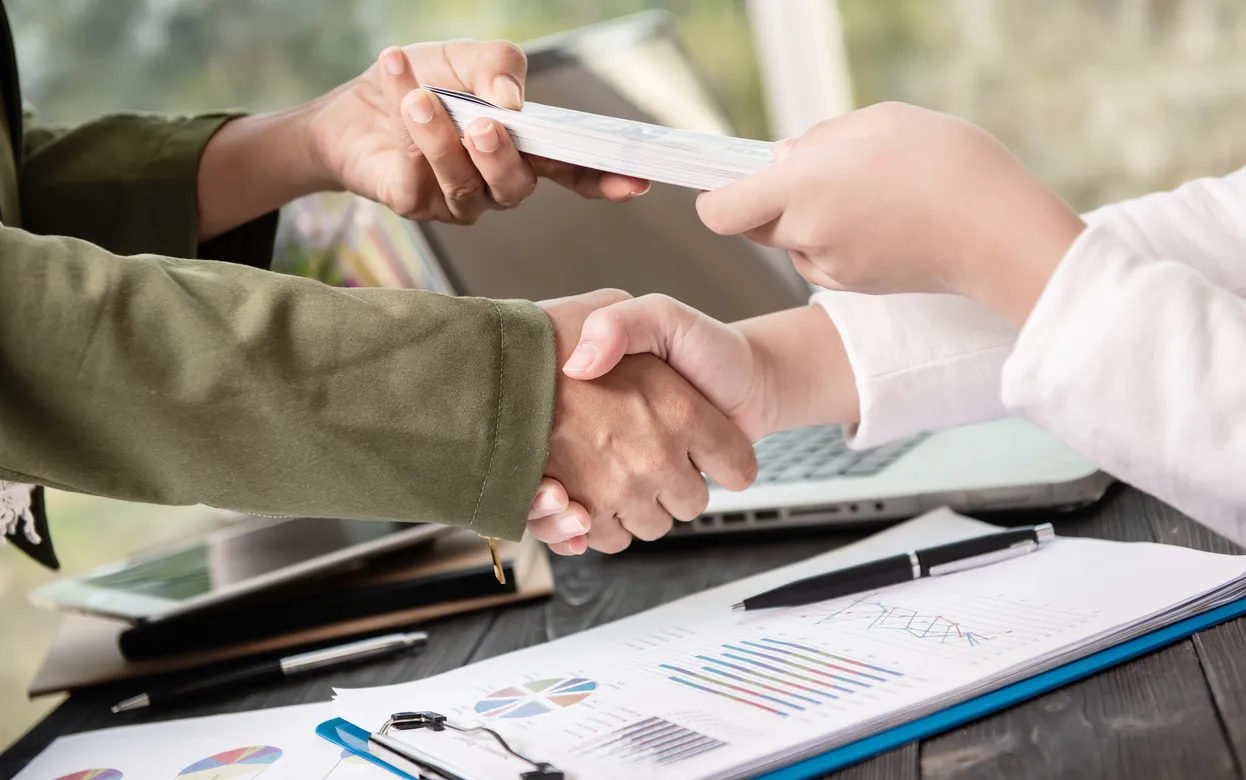 Ключевую ставку в России понизили до 16% годовых