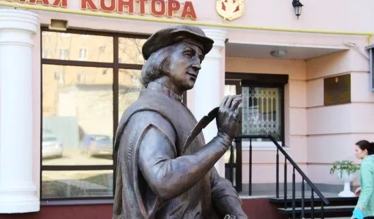 автора