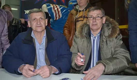 автора