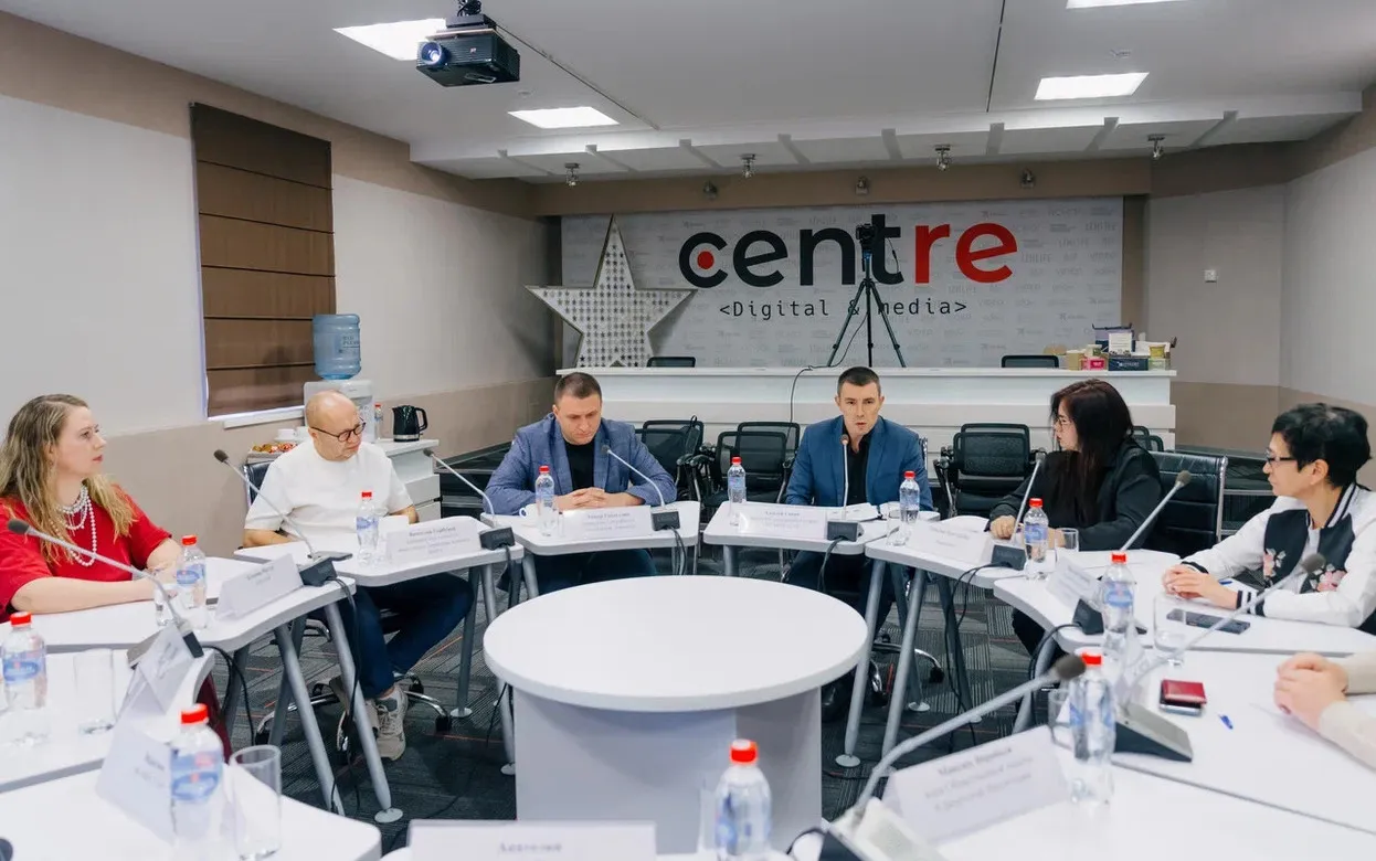 Разрушая стены: в Ижевске обсудили, как противостоять зависимости и спасти молодежь