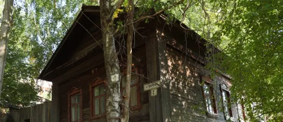 «Не хотим продавать землю за бесценок»: как живут люди в деревянных домах на набережной Ижевска