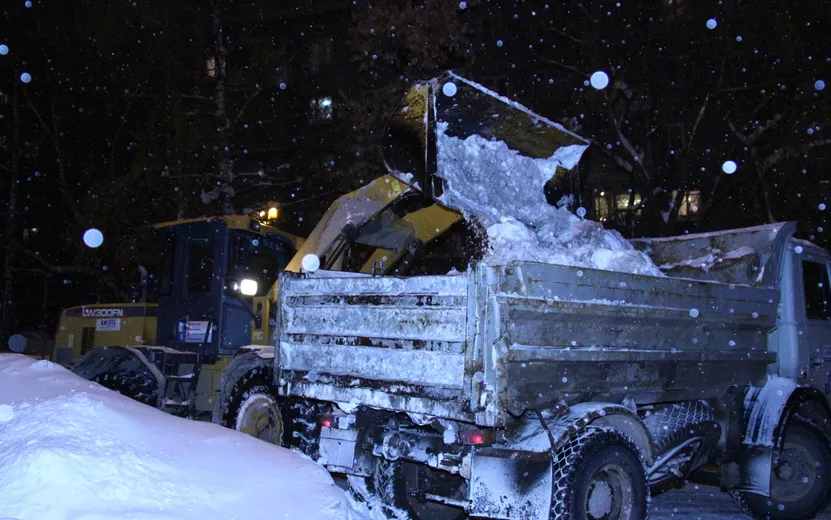 Глава Ижевска сообщил о вывозе из города более 600 самосвалов снега
