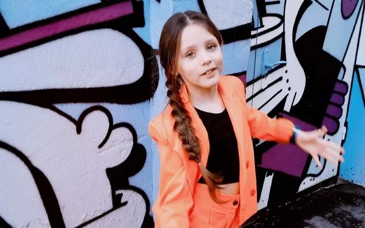 9-летняя вокалистка из Ижевска получила премию «Открытие года» от канала DMC Music 