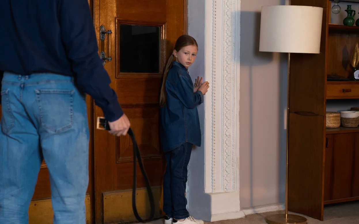 Психологическое насилие, тотальный контроль и эмоциональная холодность: что считается жестоким обращением с детьми