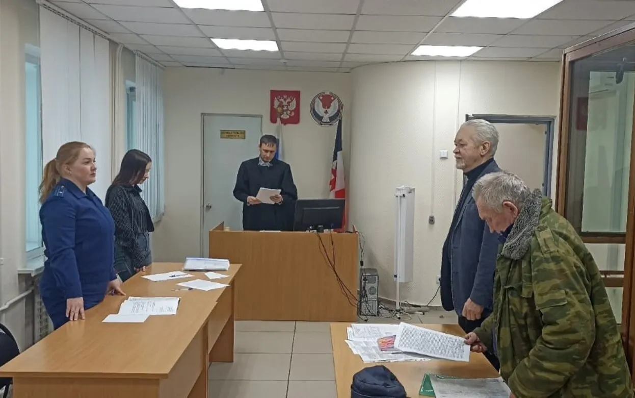 Водитель автобуса в Глазове получил штраф за фальшивый путевой лист