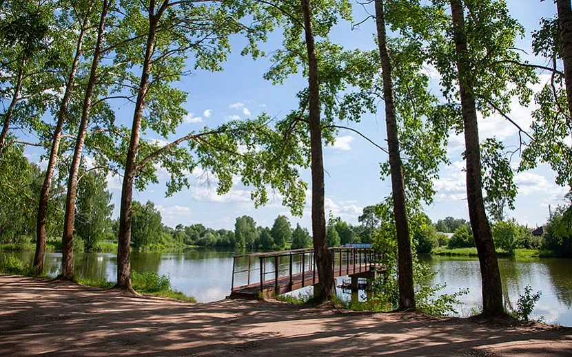 Со скамейки не было видно берега но ощущение