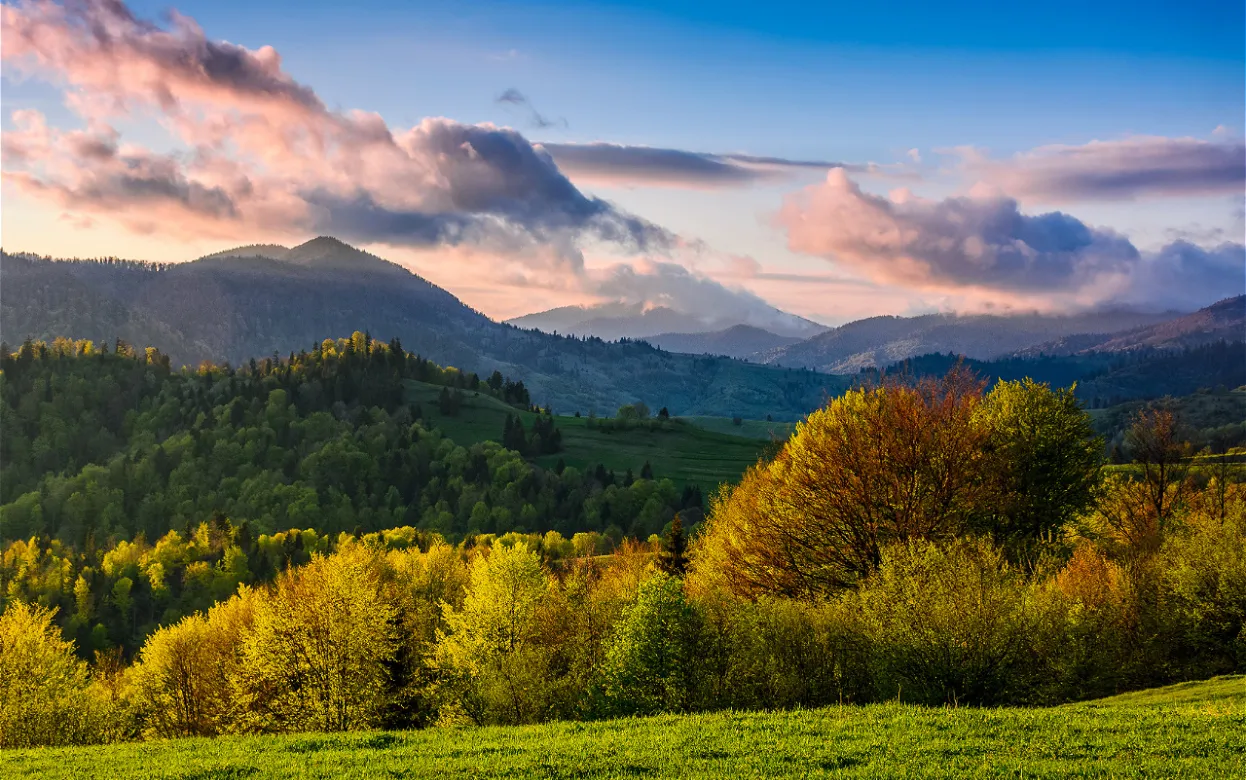 Вылитые Альпы, только без загранпаспорта: 7 мест в России, где природа неотличима от заграницы