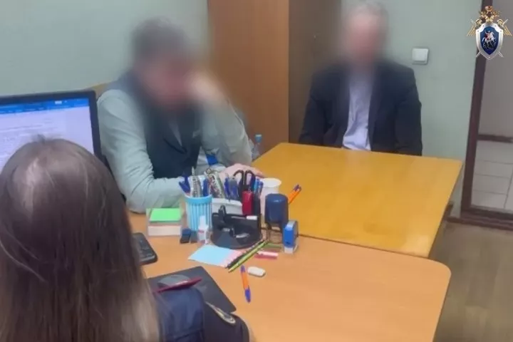 Задержание экс-главврача ГКБ № 9 Ижевска. Видео: пресс-служба СУ СКР по Удмуртии