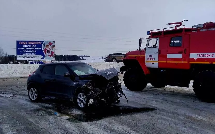 Два легковых автомобиля столкнулись у деревни Нижнее Кечево в Удмуртии