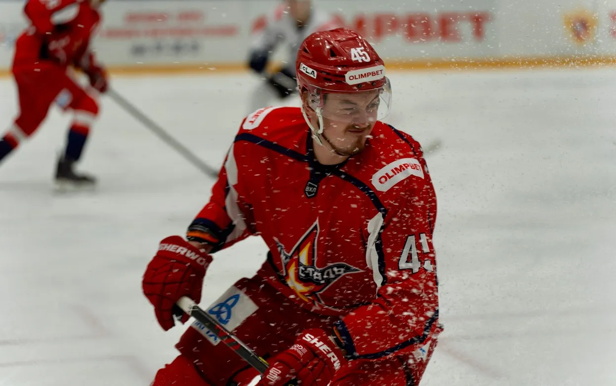 Хоккеисты «Ижстали» дома проиграли «Тамбову»