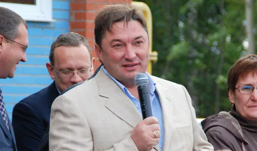 Андрей Осколков на открытии одного из новых домов, построенных по программе «Жилье для молодых семей»