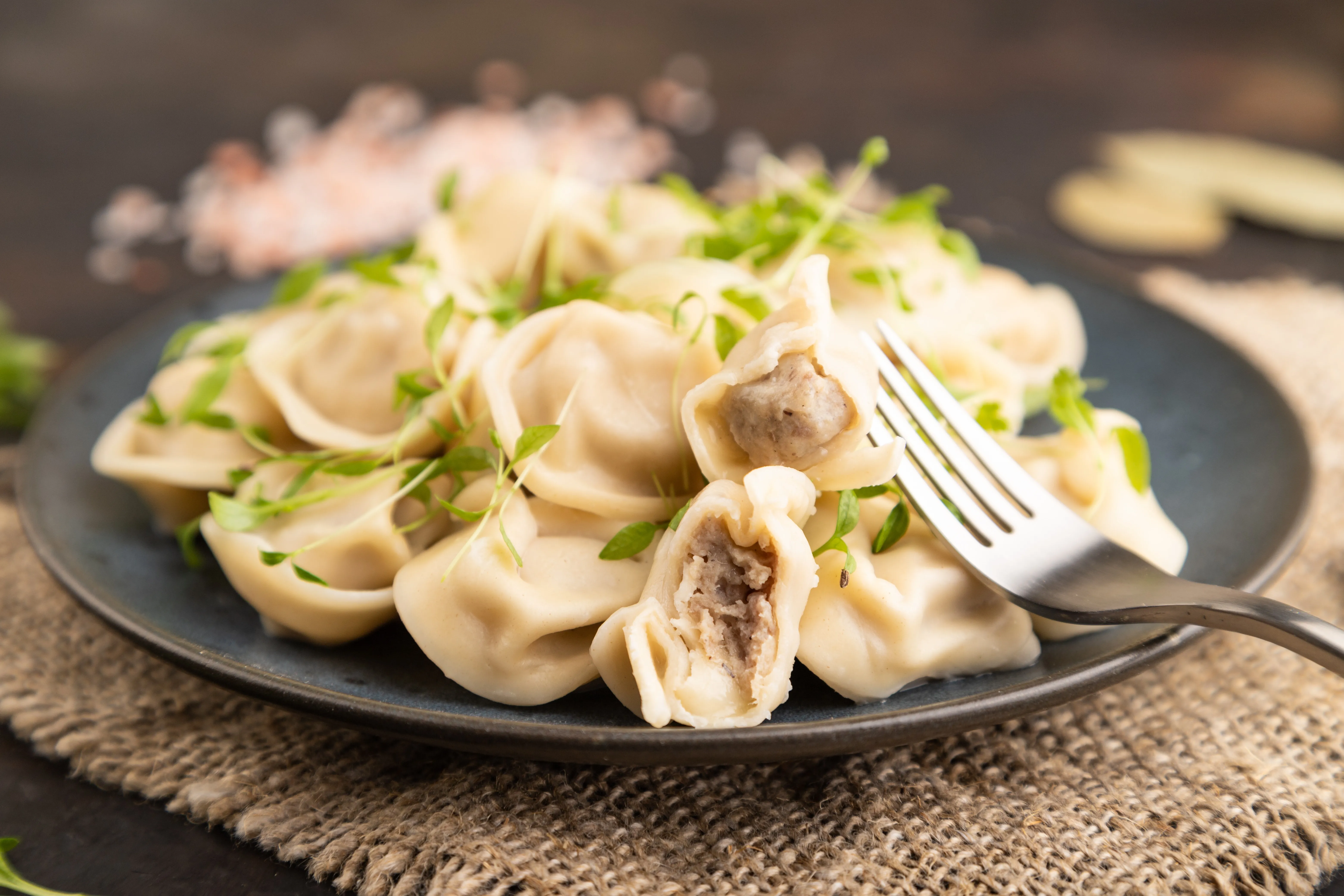 Всемирный день пельменя: как появилось любимое блюдо россиян и причем тут эротика