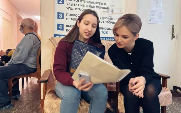 Вице-премьер Эльвира Пинчук провела 1,5 часа в очереди к терапевту ГКБ №6 в Ижевске