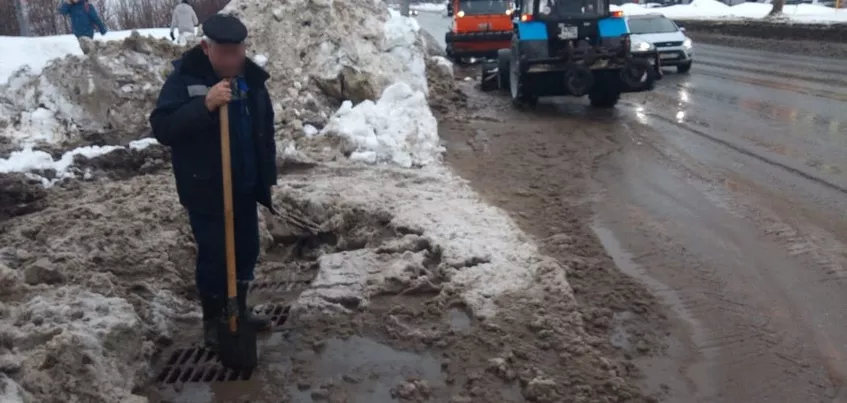 Очистку ливневых колодцев начали в Ижевске » Новости Ижевска и Удмуртии ...