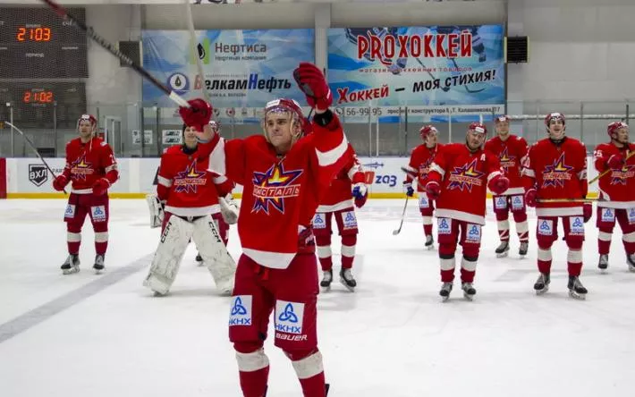 Хоккейная «Ижсталь» уверенно обыграла гостей из Омска