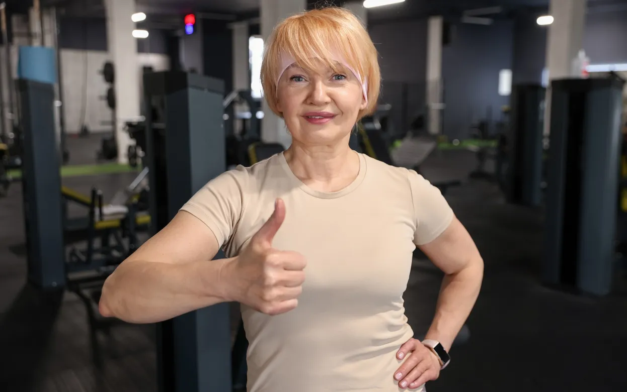 Забудьте про йогу: 5 хобби, которые реально спасают спину после 40