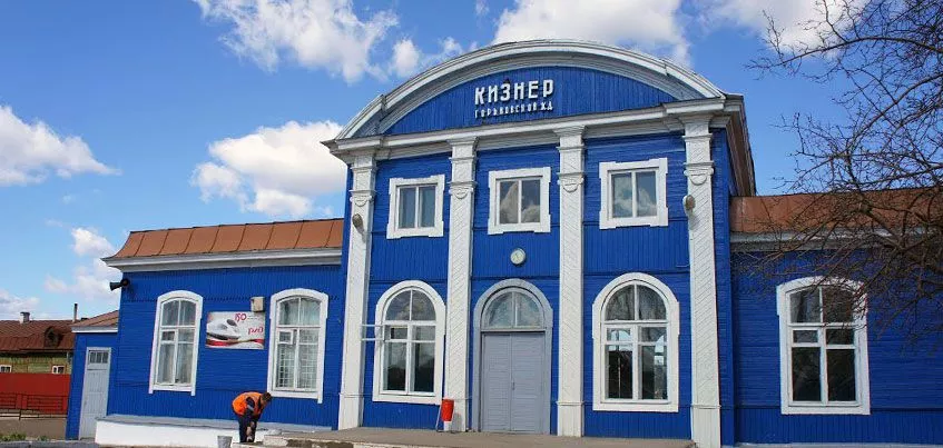 В Кизнере произошло возгорание на железнодорожной станции