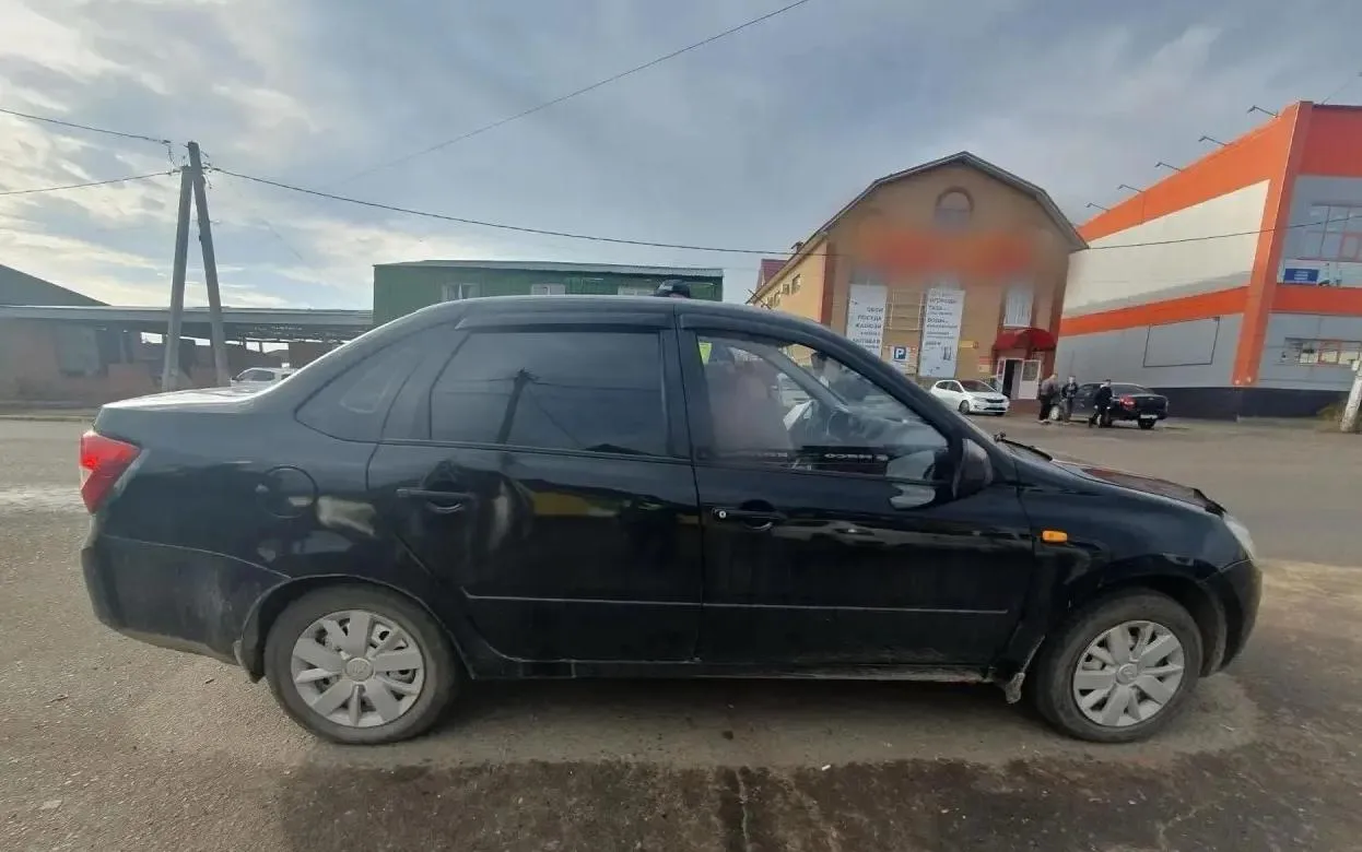 Пожилой водитель «Рено» сбил женщину и скрылся с места ДТП в Удмуртии