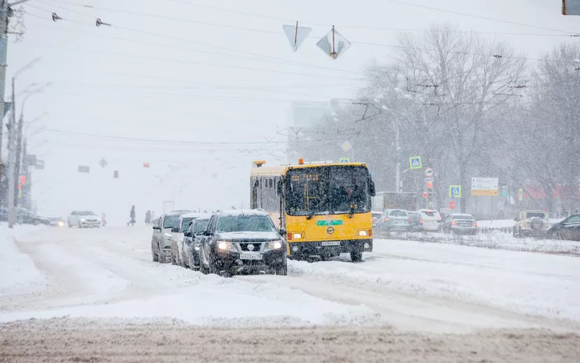 Пригородные автобусы отменили в Ижевске из-за метели