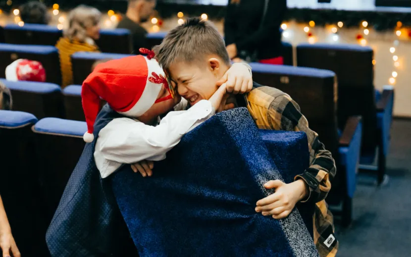 Главная цель акции – устроить детям запоминающийся новогодний утренник и, конечно, раздать подарки. фото: архив редакции.