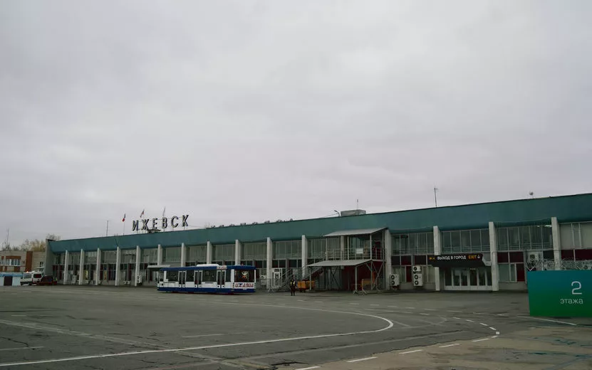 Три самолета не смогли приземлиться ночью в Ижевске из-за поломки огней на взлетной полосе аэропорта