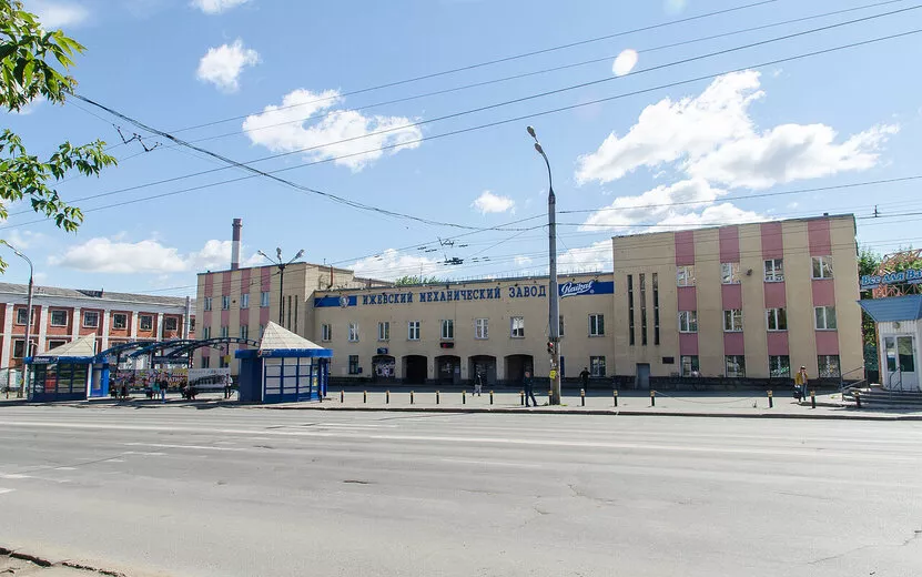 Главные новости Ижевска на утро 13 августа: катание на крыше авто и ДТП с двумя пьяными водителями