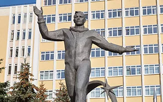 Памятник Гагарину и Звездочке, кафе и улицы: как Ижевск связан с космосом