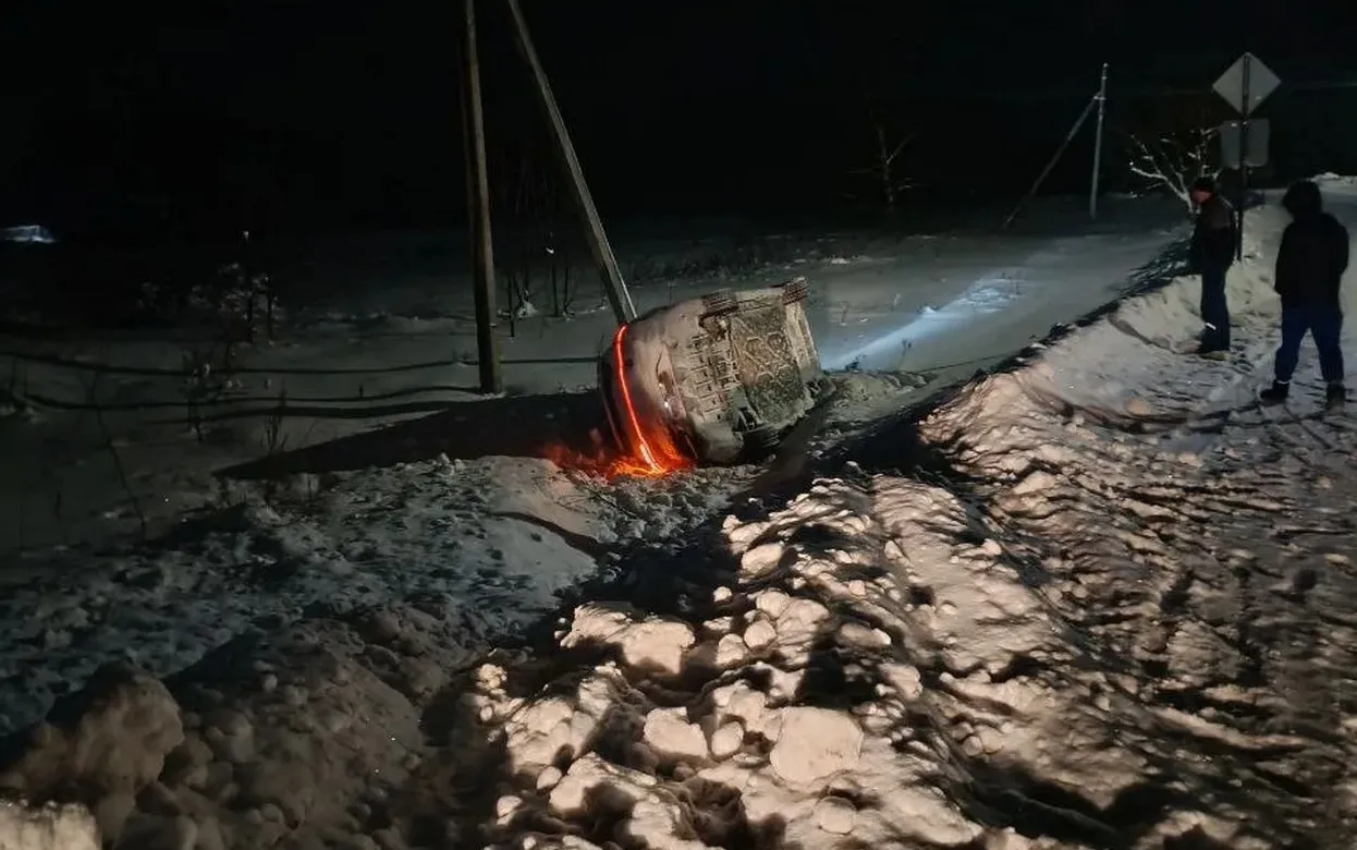 Женщина с признаками опьянения вылетела с дороги в Ижевске