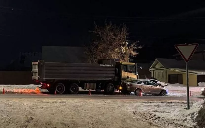 Женщина пострадала в ДТП с грузовиком в Ижевске