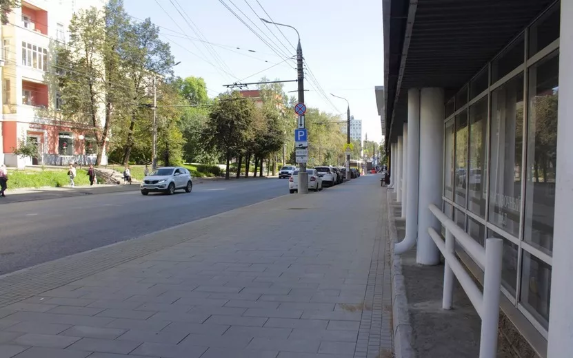 Подрядчику указали на необходимость системы водоотвода на новом тротуаре по ул. Советской в Ижевске