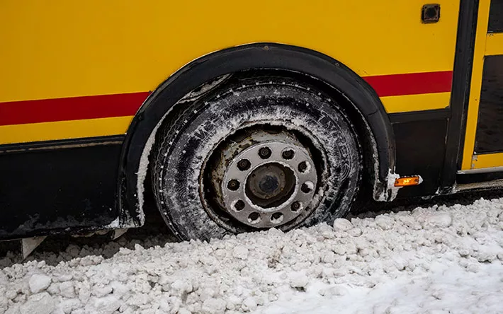 Снегопад в Ижевске: журналист IZHLIFE прошел по улицам города после погодного апокалипсиса 