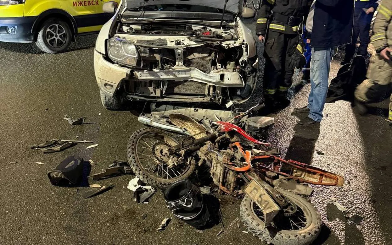 Два подростка на питбайке пострадали в ДТП в Ижевске