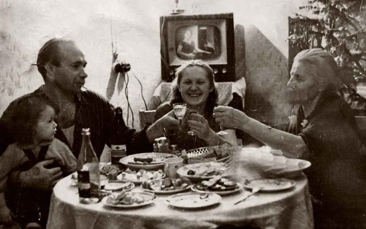 Воссоздаем новогодний стол из СССР