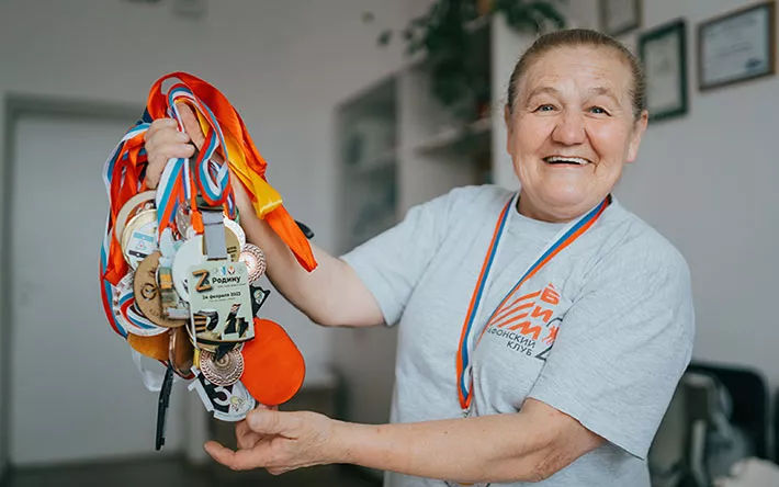 Не догонишь: 66-летняя жительница Ижевска пробежала 92 марафона и не собирается останавливаться 