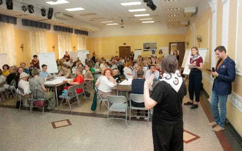 В стратсессии на тему «Образование и карьера» приняли участие директора общеобразовательных и спортивных школ, школ искусств, детских садов, частных школ, представители бизнеса. 