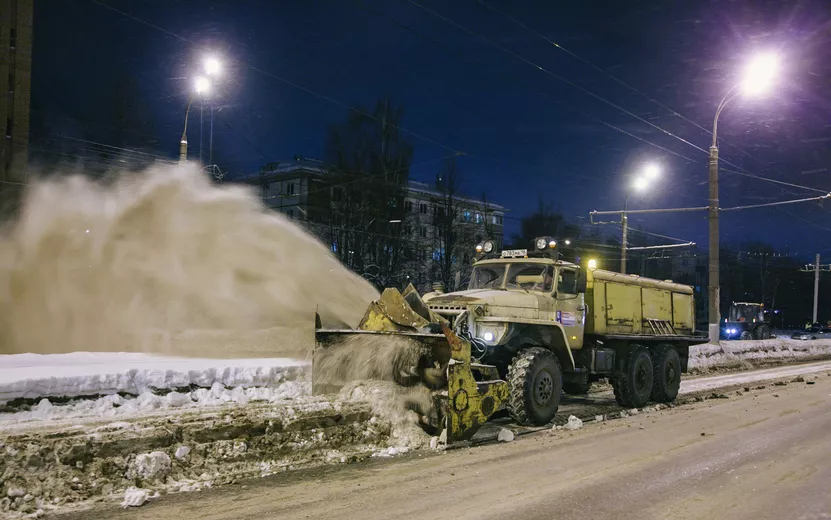 Жителей Ижевска просят не парковаться на 14 участках улиц в ночь на 26 января