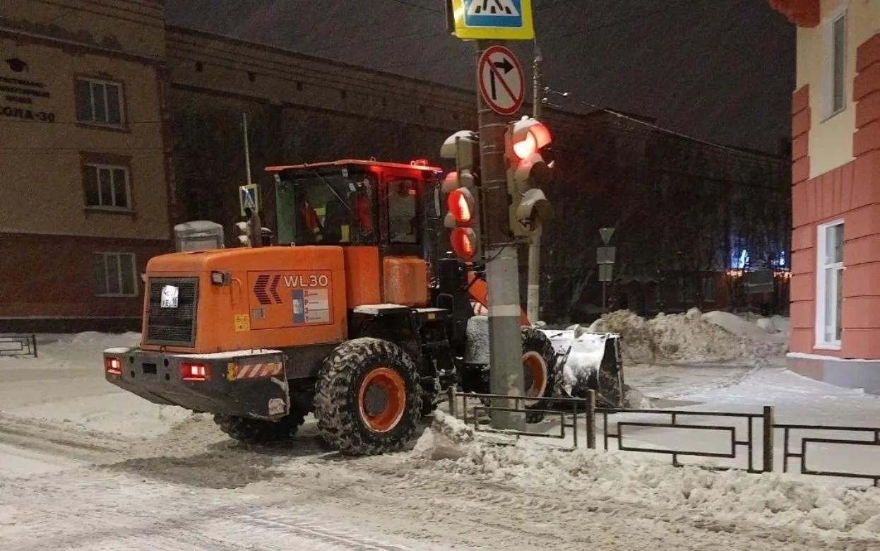 159 единиц техники вывели на очистку улиц Ижевска